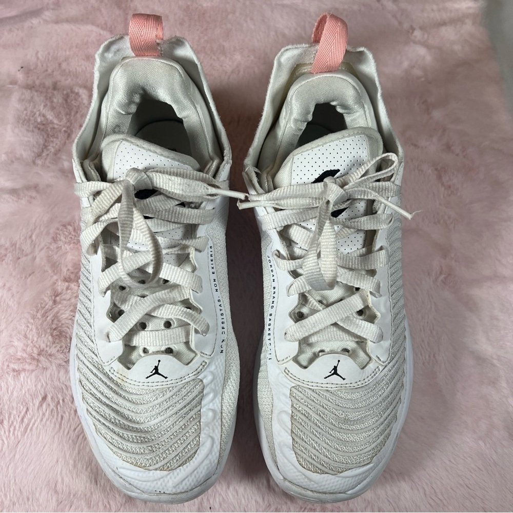 Nike Jordan Women's White and Pink Sneakers b64